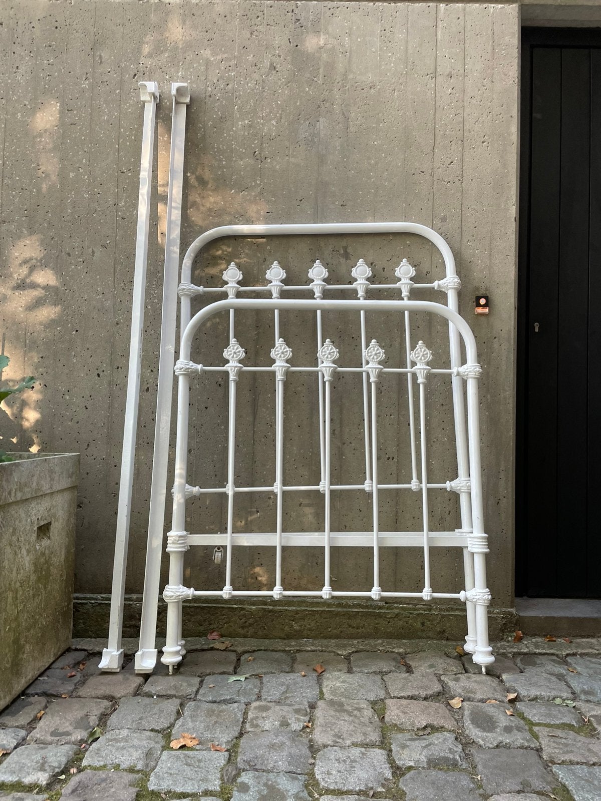 Zeer mooi antiek bed met gietijzeren elementen., Ophalen