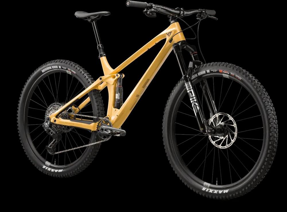 Yt Izzo core 3 24/25 maat Large, Ophalen