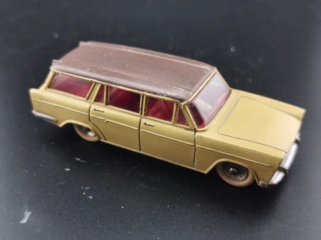 DINKY TOYS FRANCE FIAT 1800 FAMILIALE REF 548, Enlèvement ou Envoi, Utilisé, Voiture, Dinky Toys