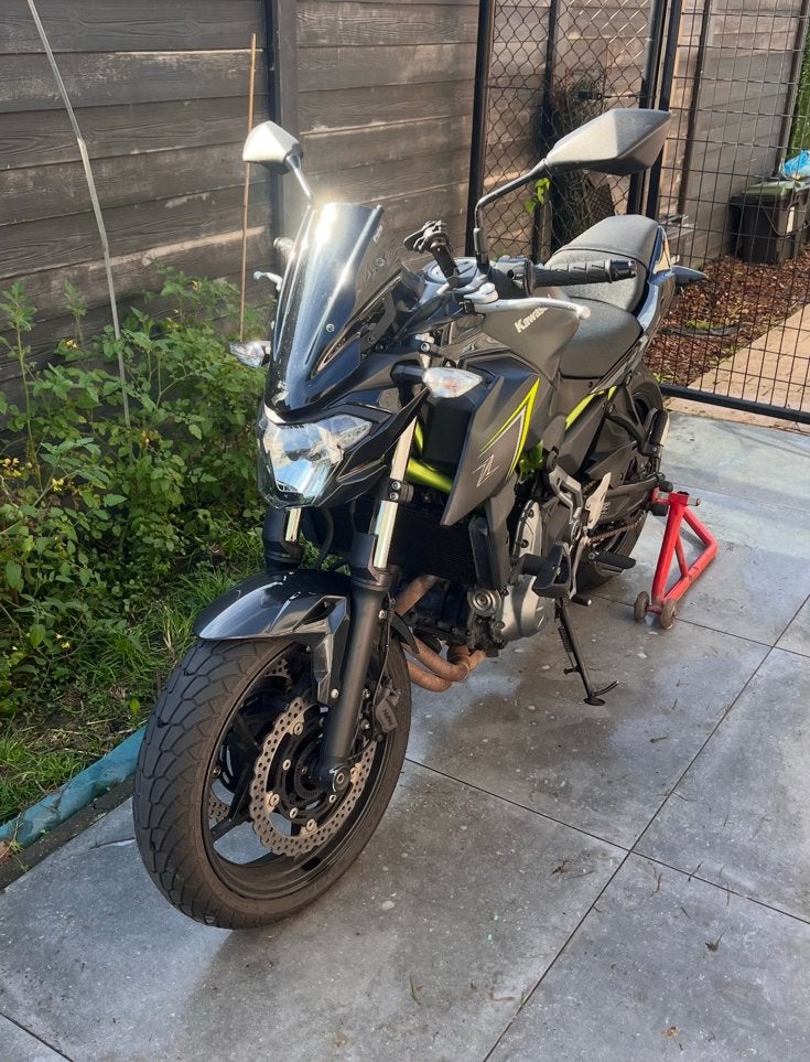 Kawasaki z650, Motoren, Minimaal motorrijbewijs A2, Handgeschakeld, Naked bike