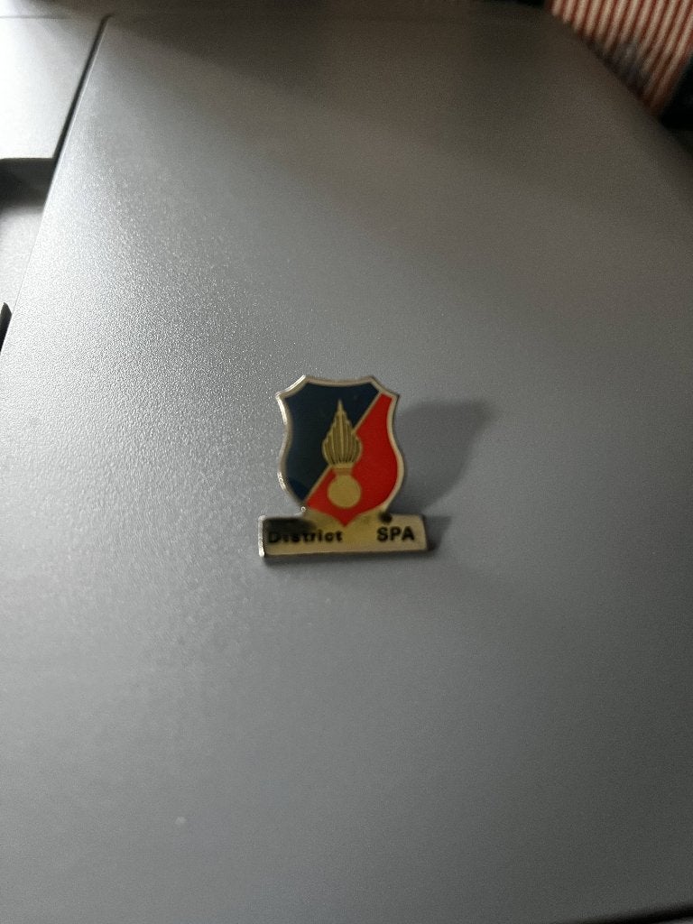 Pins Gendarmerie, Collections, Enlèvement