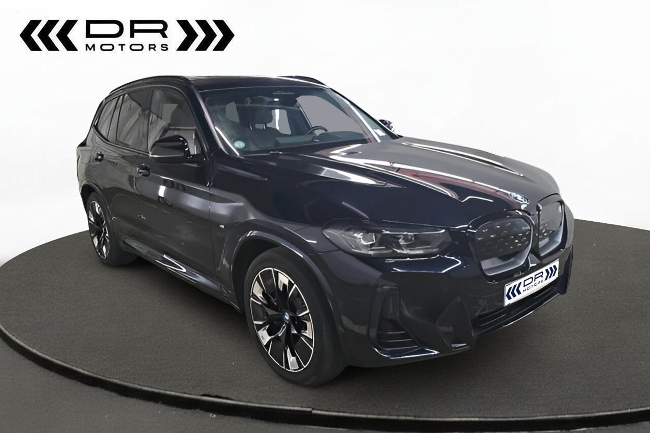 BMW iX3 M sport, Auto's, Zwart, Lederen bekleding, 5 zetels, 5 deurs
