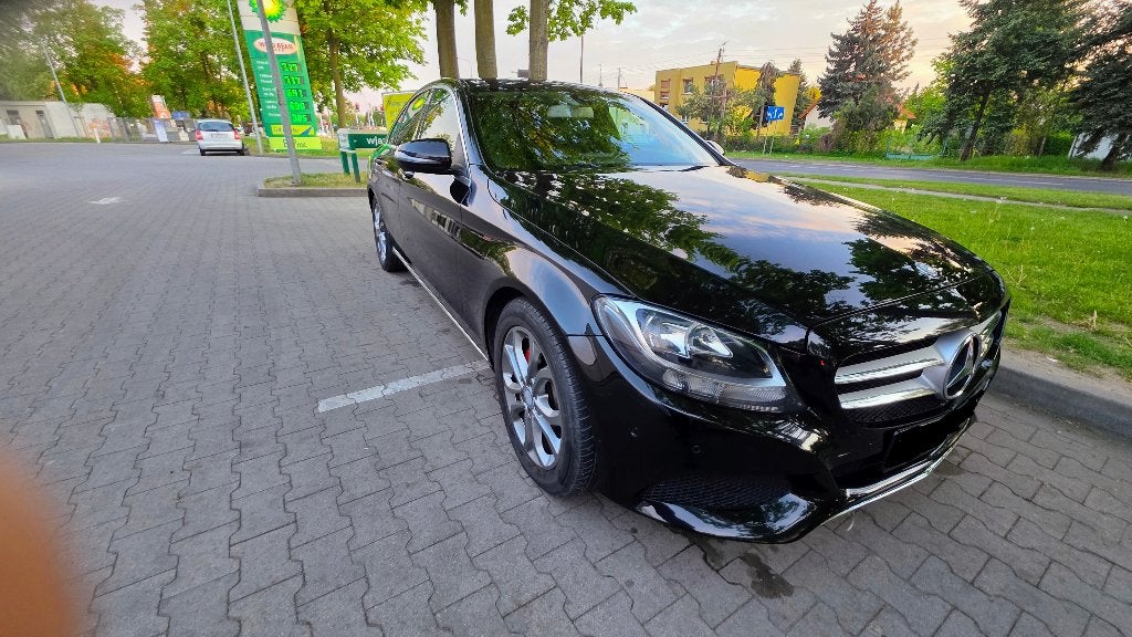 Mercedes  CLASE C W 205 1,6 DIESEL, Auto's, Mercedes-Benz, 4 cilinders, Zwart, Leder, 5 deurs
