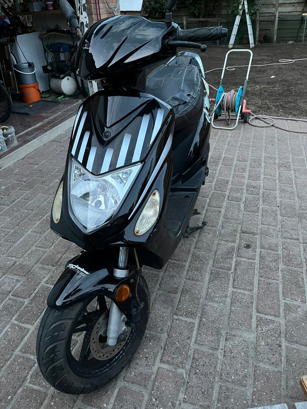 Tnt roma a klasse, Enlèvement, Comme neuf, Selle