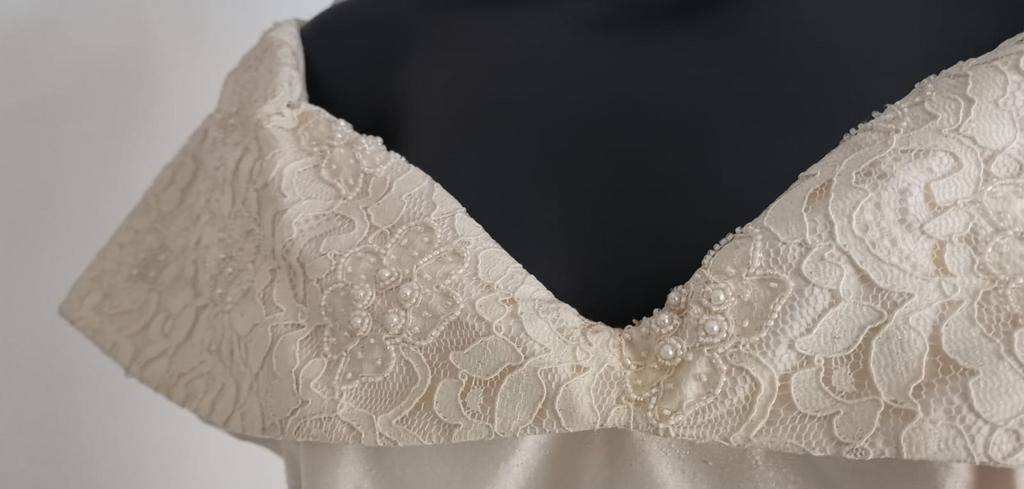 2 nieuwe trouwjurken van wilde zijde, Kleding | Dames, Ophalen of Verzenden, Nieuw, Beige, Trouwjurk