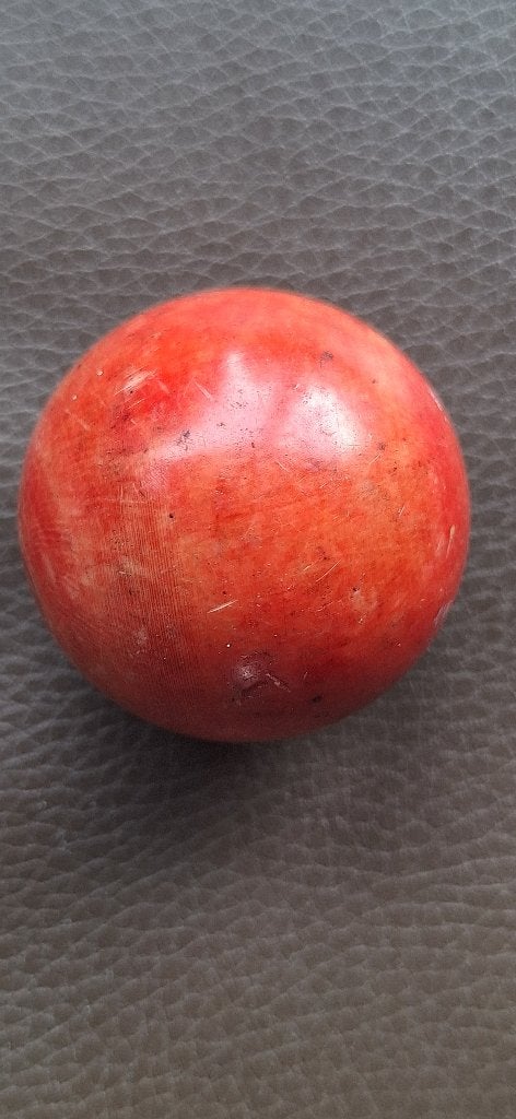 Boule de billard rouge ancienne d'un diamètre de 5 cm., Enlèvement ou Envoi