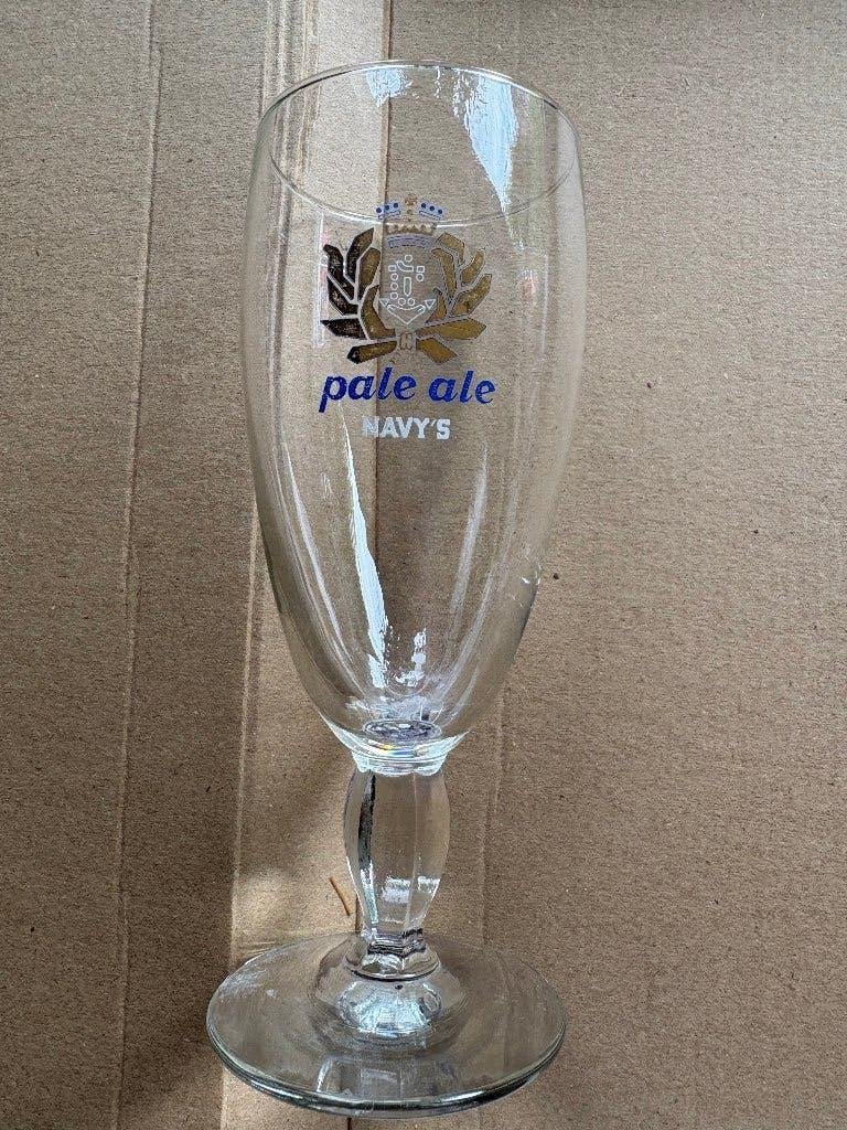 Navy's Pale Ale (2 verres), Collections, Enlèvement ou Envoi, Utilisé, Verre ou Verres, Autres marques