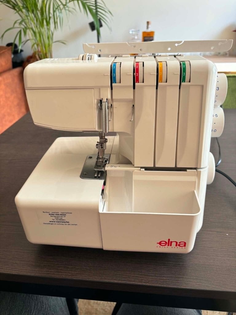Overlocker Elna, Gebruikt, Lockmachine, Industrieel, Ophalen