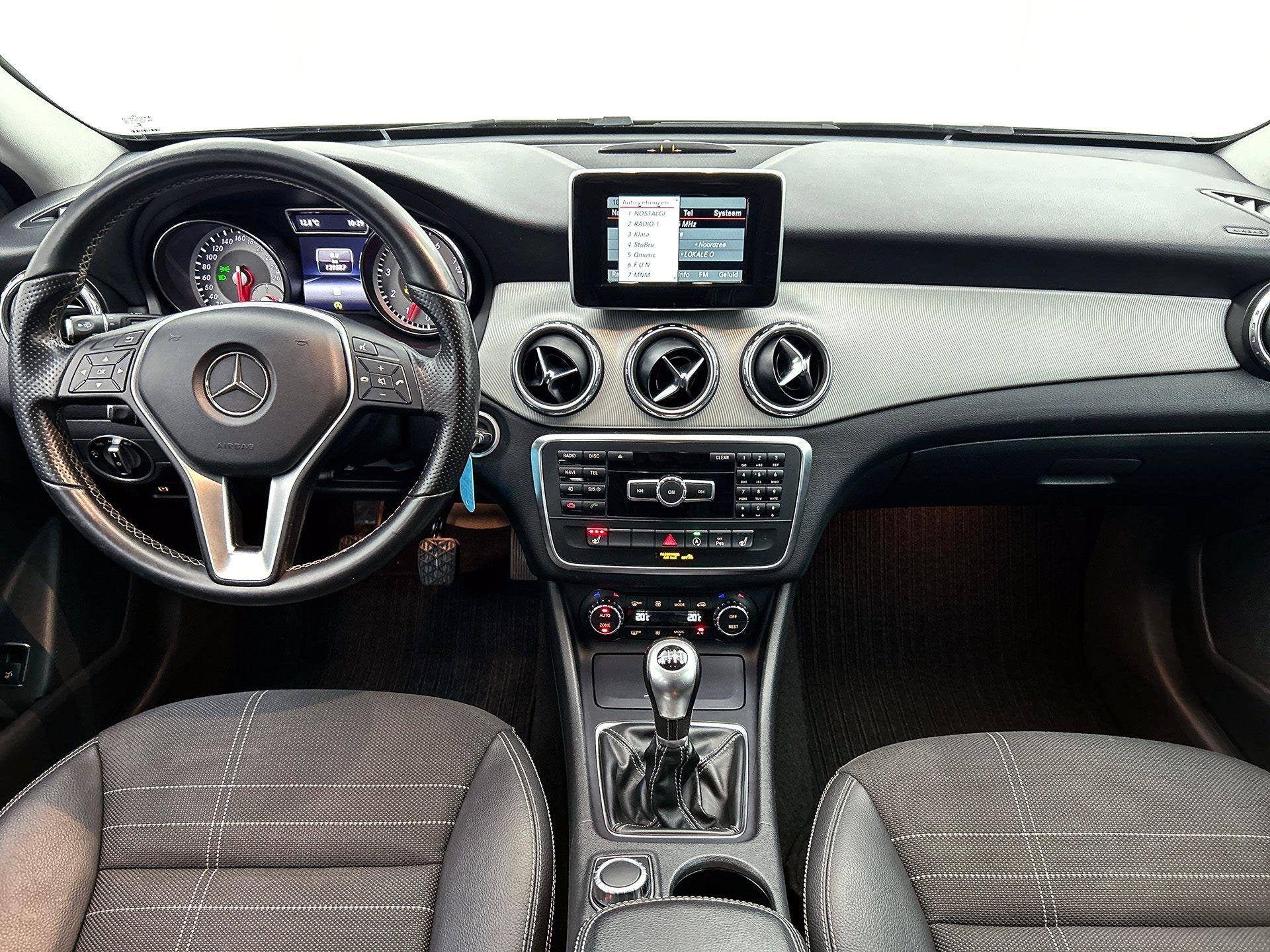Mercedes-Benz GLA-Klasse 180 Urban Line Verwarmde Zetels | A, Auto's, Gebruikt, Euro 6, 1600 cc, 5 deurs