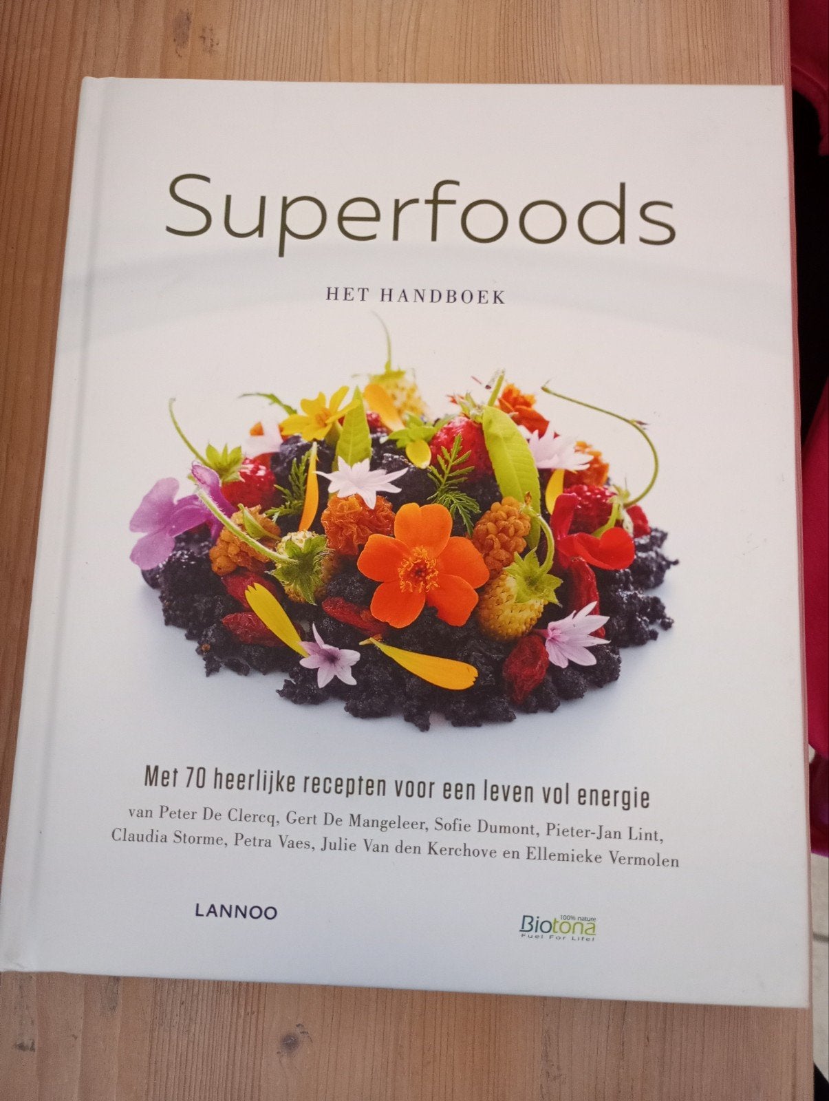 biotona Superfoods het handboek ZGAN 312 pagina's Lannoo, Ophalen of Verzenden, Zo goed als nieuw