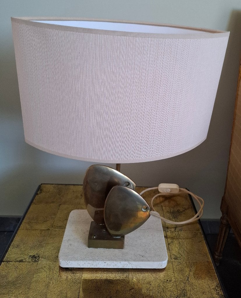 Lampe des années 70, Enlèvement