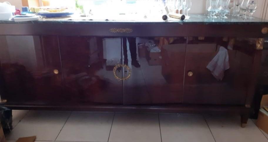 Meuble buffet en acajou avec portes. Livraison possible., Maison & Meubles, Avec porte(s), Moins de 100 cm, Comme neuf, Enlèvement