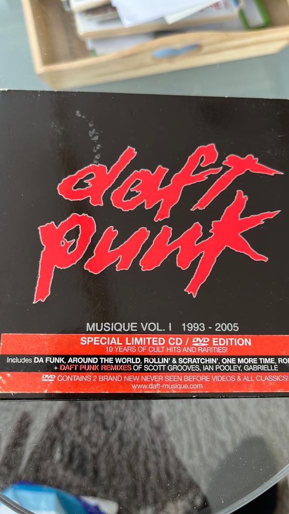 Daft Punk - Musique Vol. 1 1993-2005 (CD + DVD), Cd's en Dvd's, Cd's | Dance en House, Zo goed als nieuw, Ophalen of Verzenden