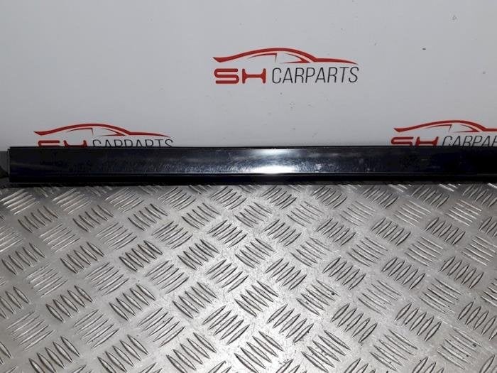Protection montant A droit d'un Mercedes GLK-Klasse, 3 mois de garantie, Utilisé, -, -