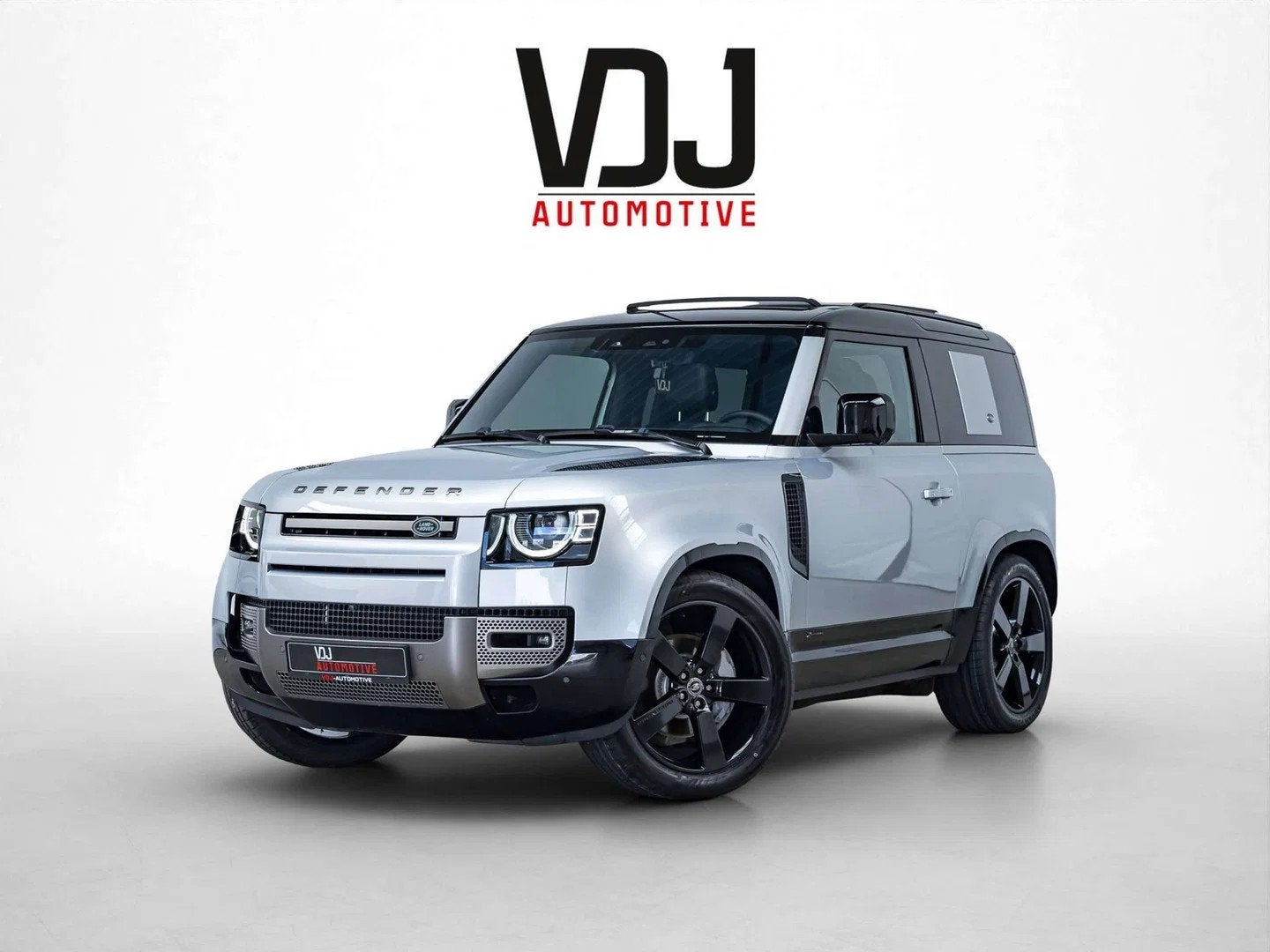 Land Rover Defender MHEV D300 X-Dynamic S|LUCHTVERING|PANO|A, Autos, Land Rover, Argent ou Gris, Achat, Entreprise, Noir