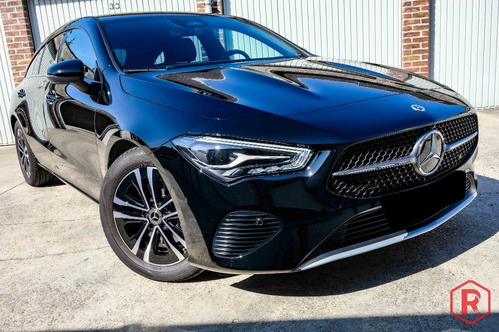Mercedes CLA 180 Luxury Line Garantie, Auto's, Mercedes-Benz, 4 cilinders, Zwart, Leder, Bedrijf