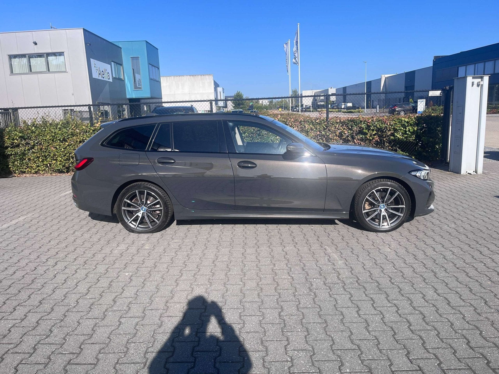 BMW 330 eAS PHEV SPORT/Pano/LED/CAM/18"/Zetel+Stuurverwarmin, Auto's, BMW, Automaat, Gebruikt, 4 cilinders, Bedrijf