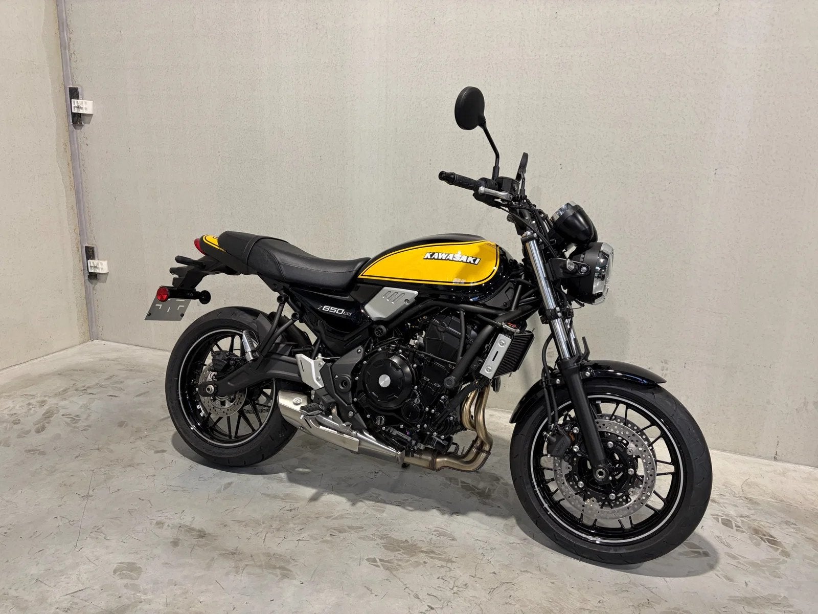 Kawasaki Z650RS leuke neo-retro in nieuwstaat, Motos, Entreprise, Occasion, Plus de 35 kW, 650 cm³