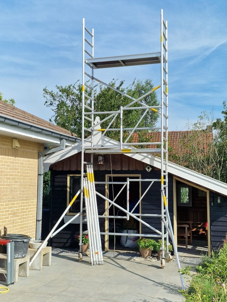 Steiger te koop aangeboden, Doe-het-zelf en Bouw, Steigers, Gebruikt, Rolsteiger of Kamersteiger, 5 meter of hoger, Ophalen