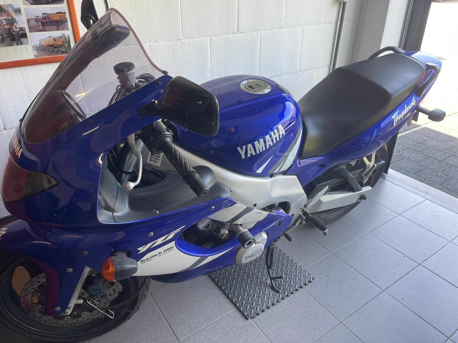 R 6 thundercat 2004