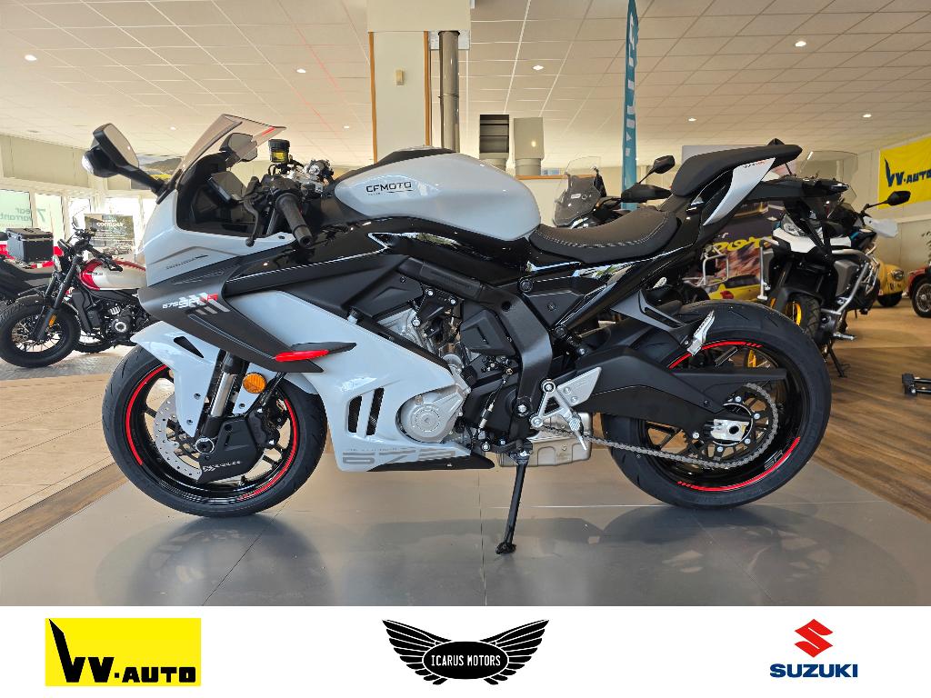 CF 675 SR-R GRIJS, Motoren, Motoren | CFMOTO, Bedrijf, Sport, meer dan 35 kW, 2 cilinders, Minimaal motorrijbewijs A2, ABS, LED Verlichting