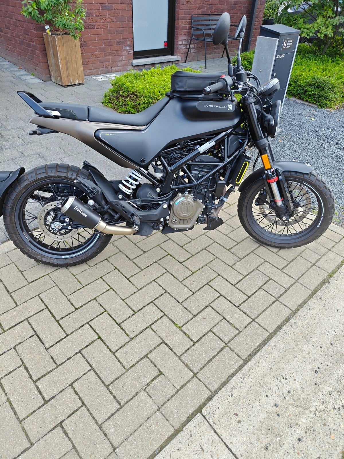 Husqvarna svartpilen 125 Cc 2023, Motoren, Particulier