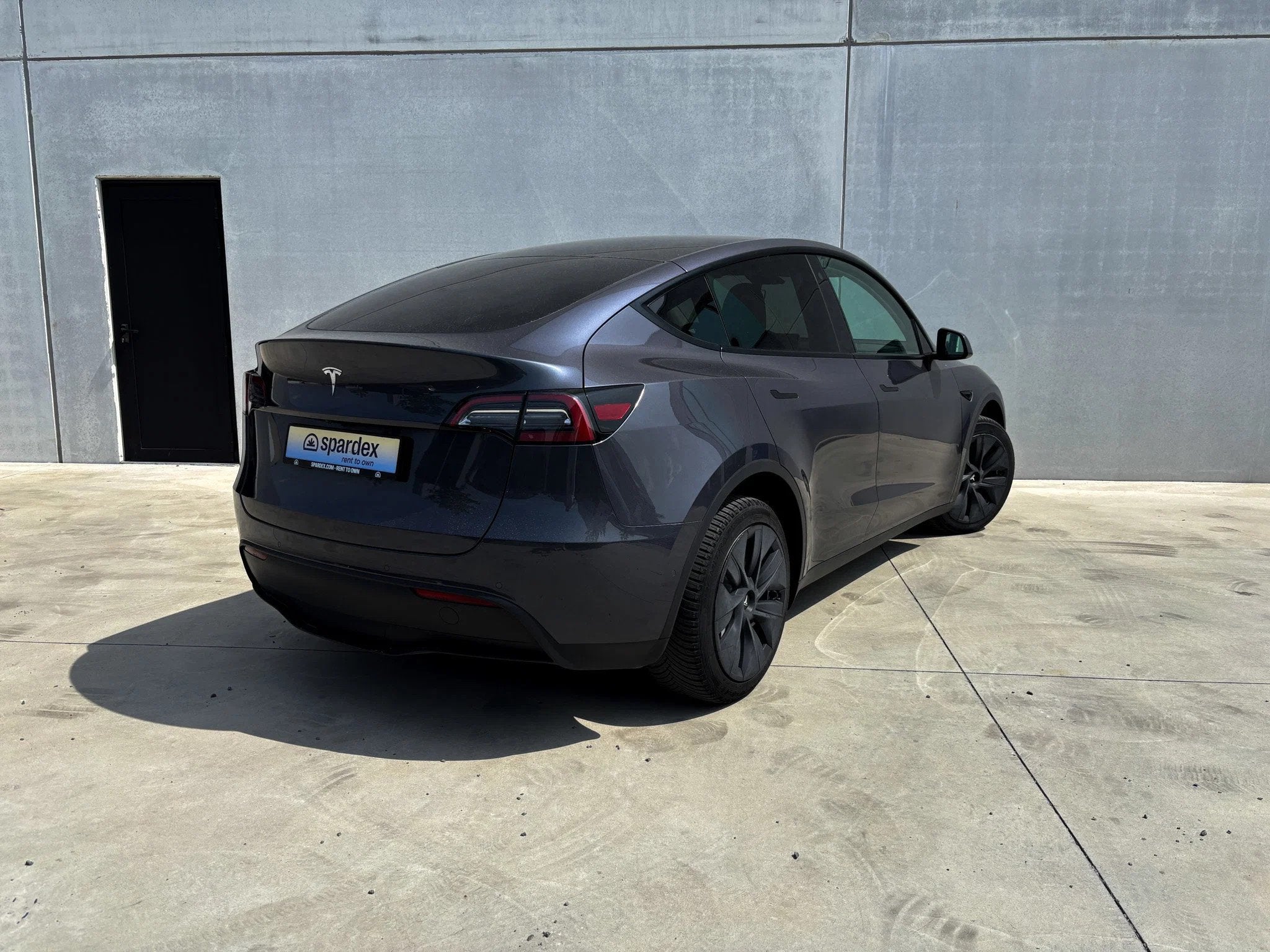 Tesla Model Y Long Range AWD | Leasing (automatique), Cuir, Argent ou Gris, Achat, Entreprise