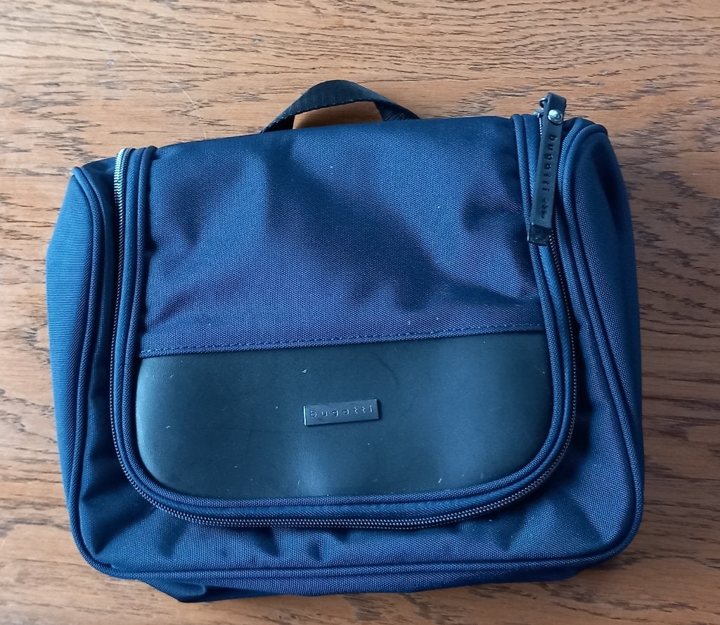 Trousse de toilette Bugatti, Enlèvement ou Envoi, Utilisé, Bleu, Homme ou Femme