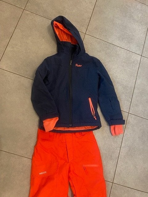 Toffe, blauwe skijas & bijpassende skibroek maat 8 jaar, Ophalen of Verzenden, Zo goed als nieuw, Kleding, Protest