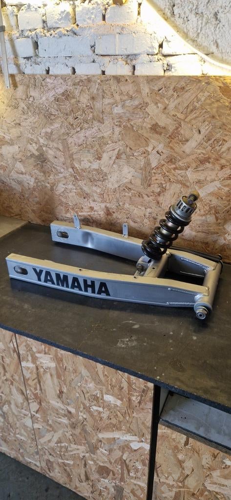 Originele achterbrug + schokdemper Yamaha Fz6 2004 tot 2008, Motoren, Verzenden