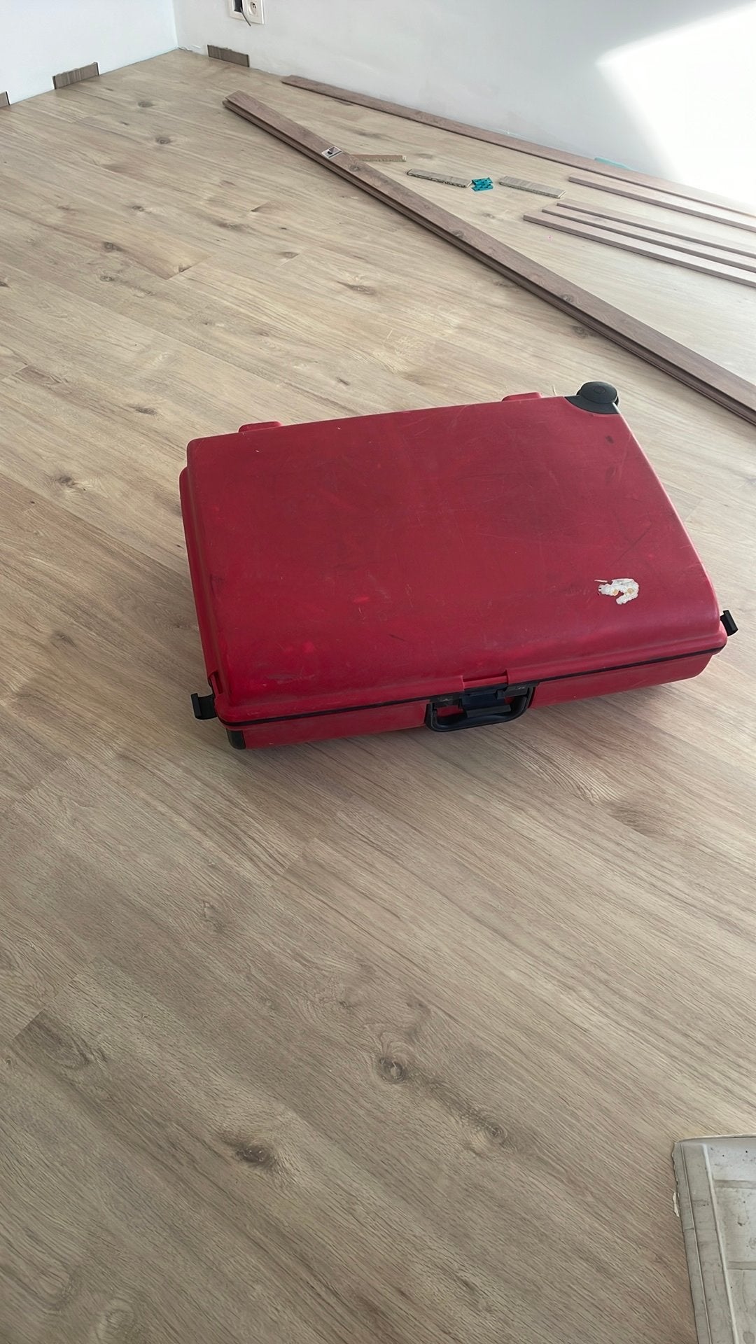 Valise Delsey, Enlèvement, Utilisé