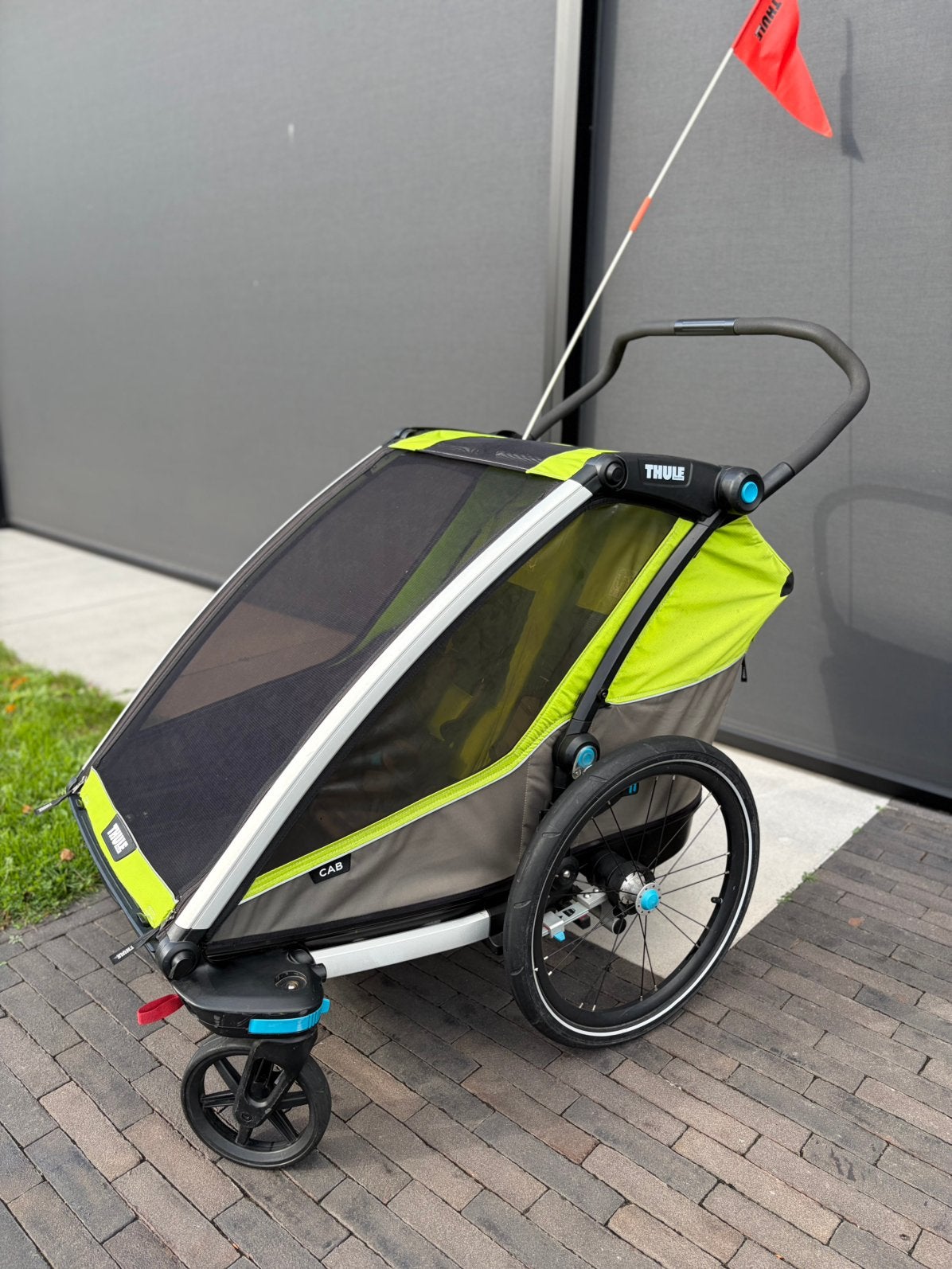 Thule chariot cab 2 fietskar (prima staat), Fietsen en Brommers, Ophalen, Zo goed als nieuw, Vering