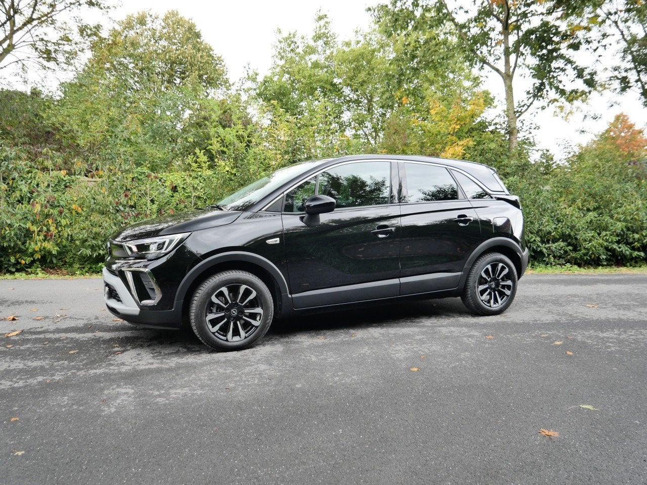 Opel Crossland ELEGANCE (bj 2023), Voorwielaandrijving, Gebruikt, 1199 cc, Zwart