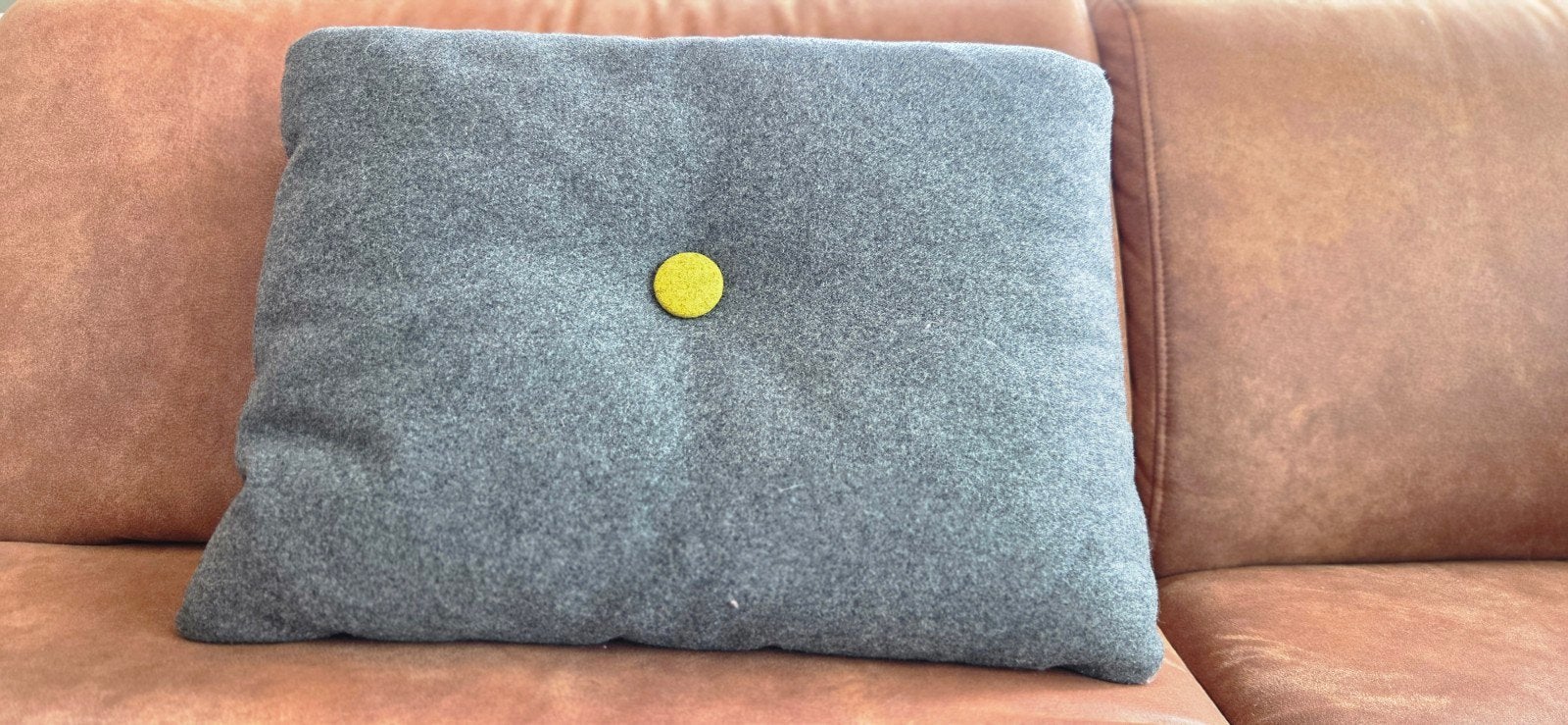 Hay dot kussen - perfecte staat 60 x 45, Ophalen, Afneembare hoes, Zo goed als nieuw, Grijs