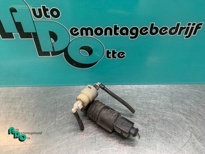 Pompe lave-glace avant d'un Seat Ibiza (Ibiza 08-), -, 3 mois de garantie, Utilisé, -