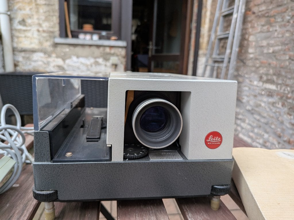Projecteur  Leitz Pradovit Color / 31.058.500, Enlèvement, Utilisé