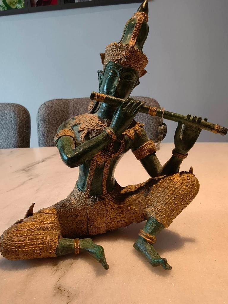 Thaise beeldjes, Enlèvement