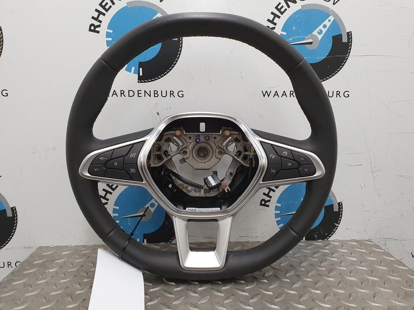 RENAULT CLIO ICONIC STUURWIEL 2020, Auto-onderdelen, Ophalen of Verzenden, Gebruikt, ARN erkend