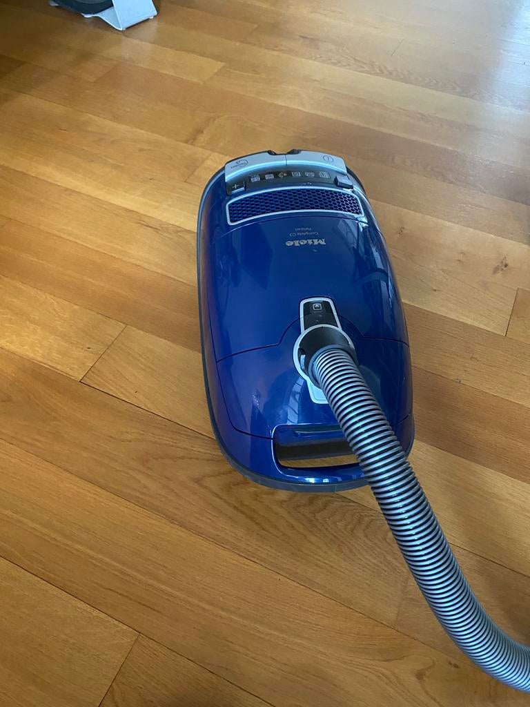 Miele Complete C3 Parket, Ophalen, Zo goed als nieuw, Miele