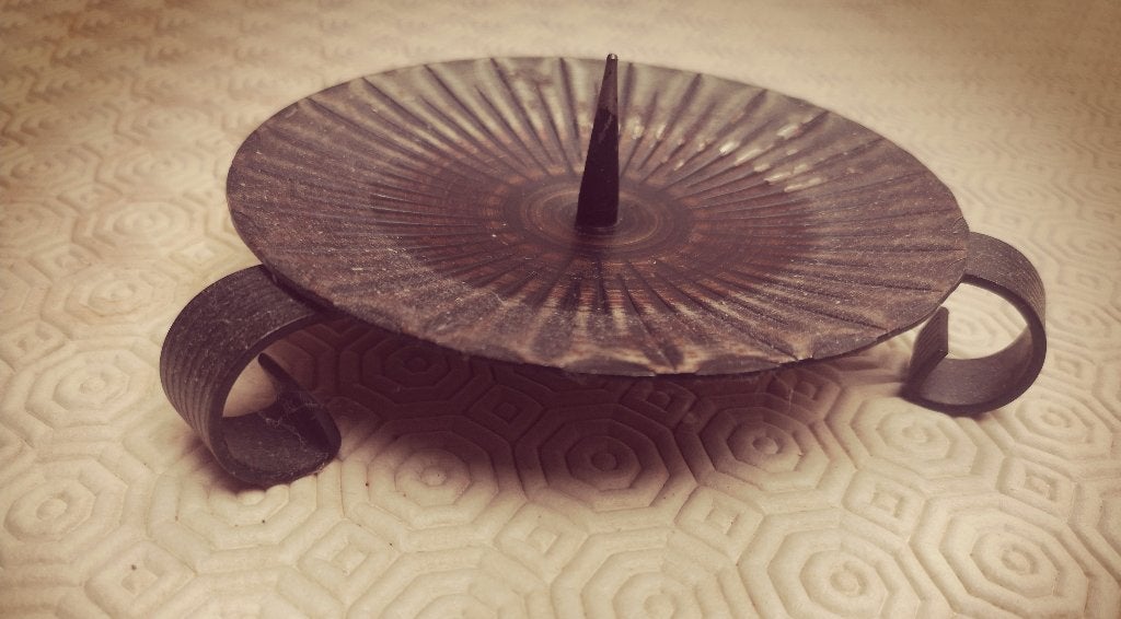 Metalen kandelaar voor dikke kaars 14 cm diameter, Ophalen of Verzenden, Kaars