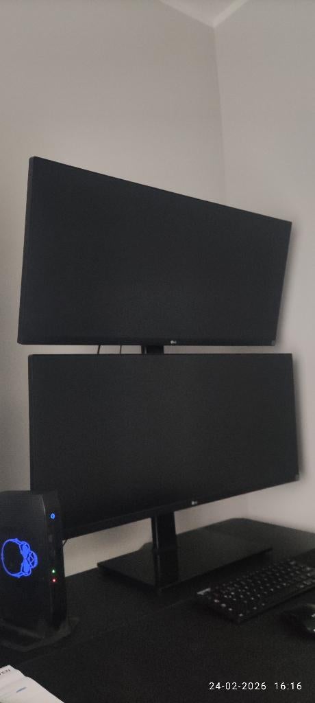 Verkoop 2 schermen, PC, monitor mount, 32 GB, Avec carte vidéo, Intel, Comme neuf