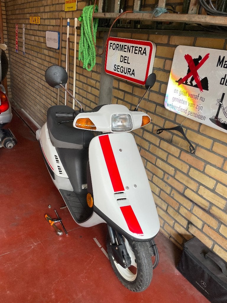 Honda vision af21 Oldtimer, Vélos & Vélomoteurs, Neuf, Autres modèles, Enlèvement ou Envoi, 49 cm³