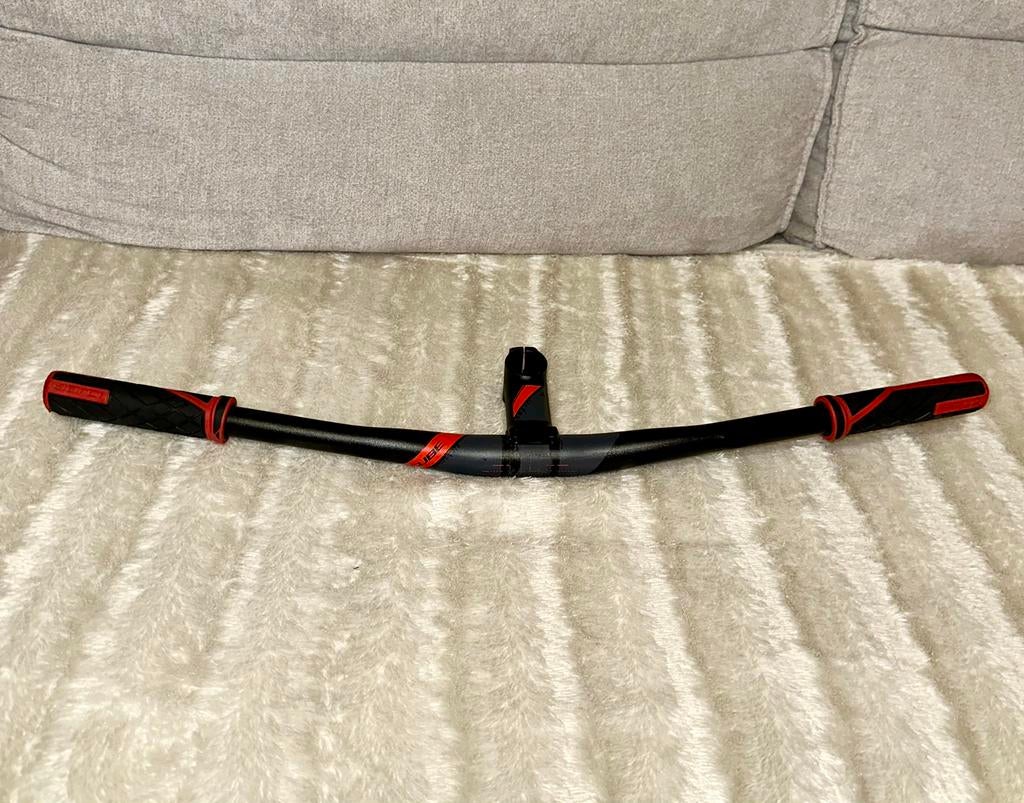 guidon 690mm, potence et poignées CUBE, Vélos & Vélomoteurs, Vélos Pièces, Utilisé, Guidon, Enlèvement ou Envoi