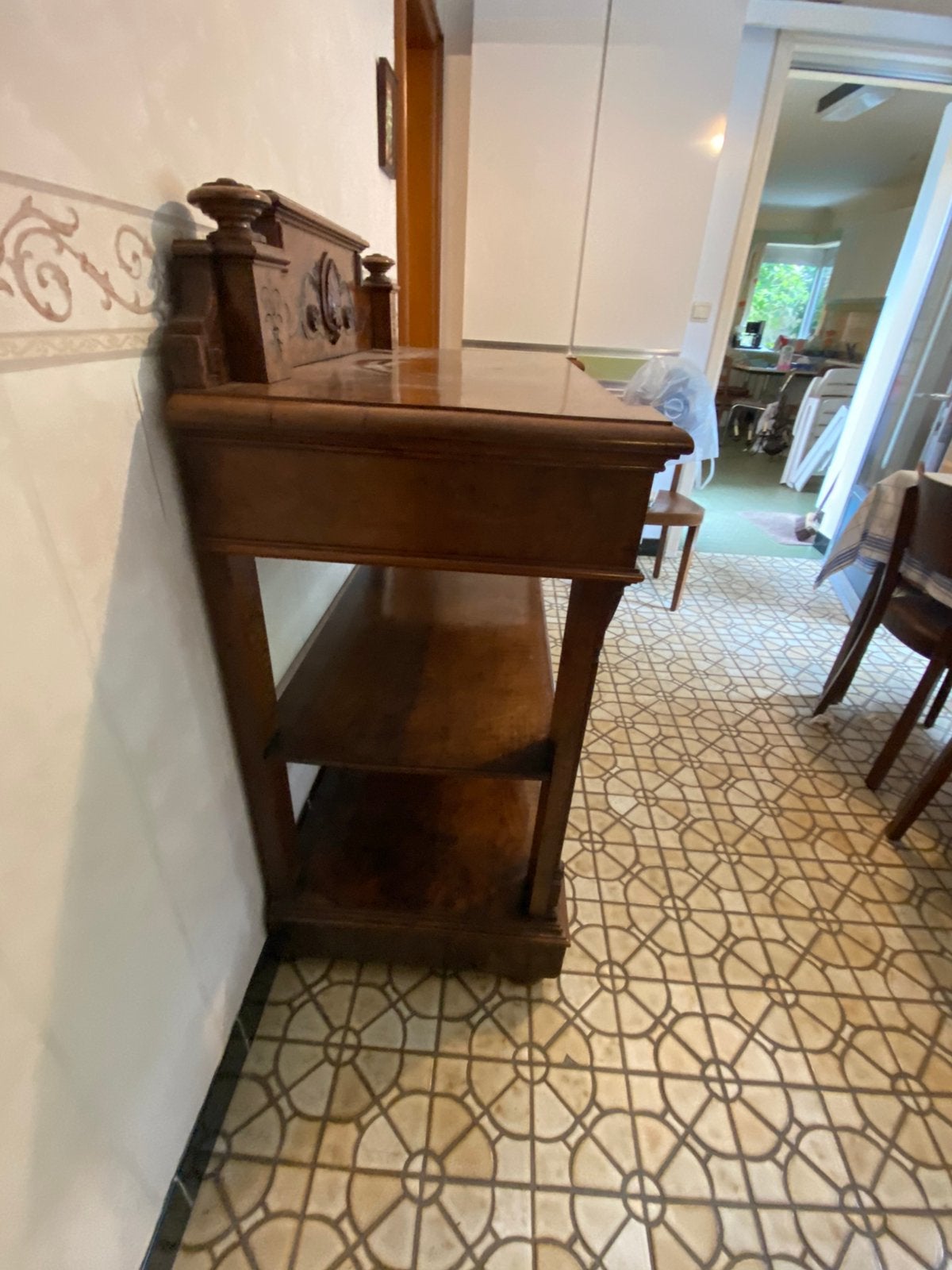 Commode, Enlèvement