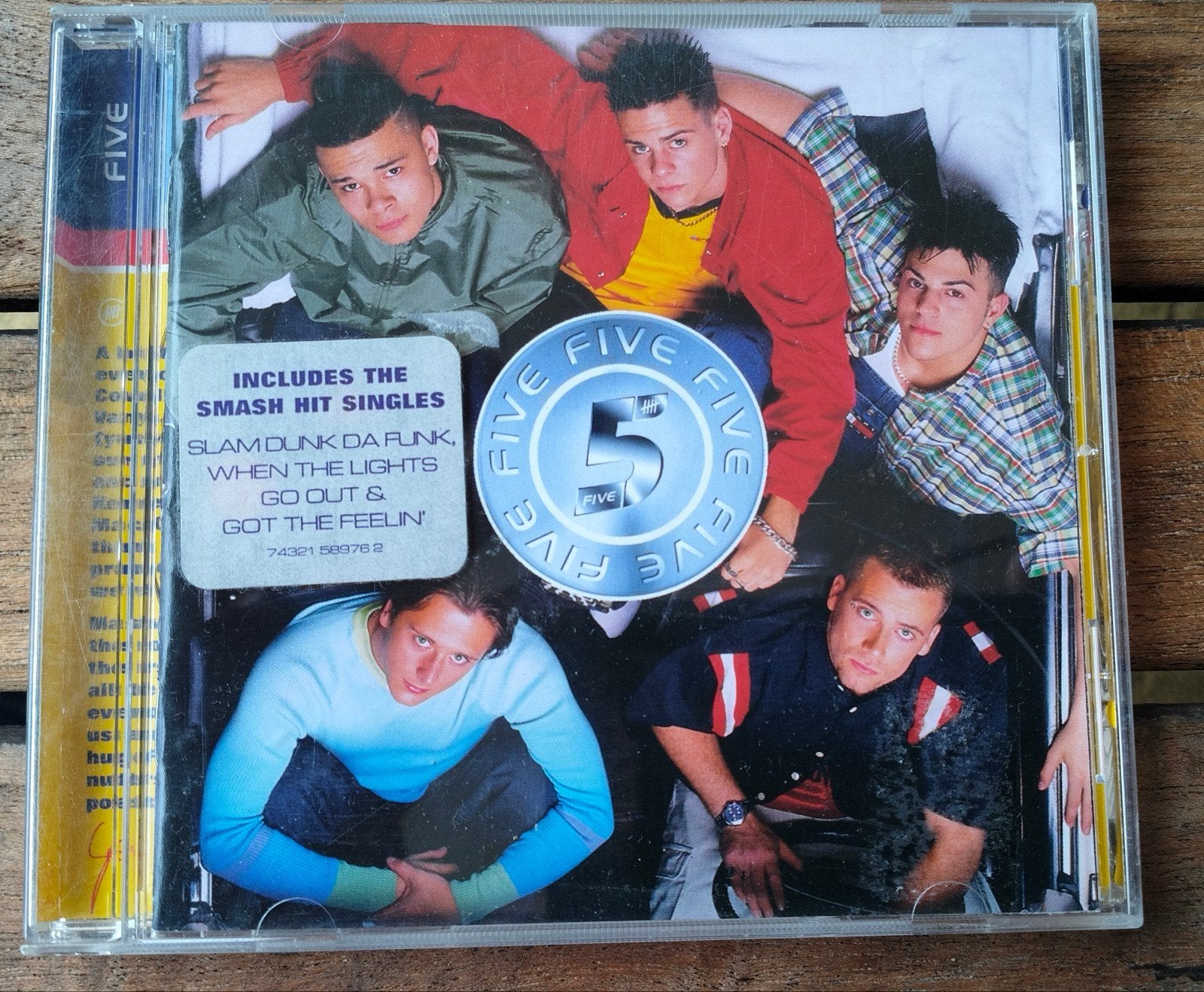 Five, Enlèvement