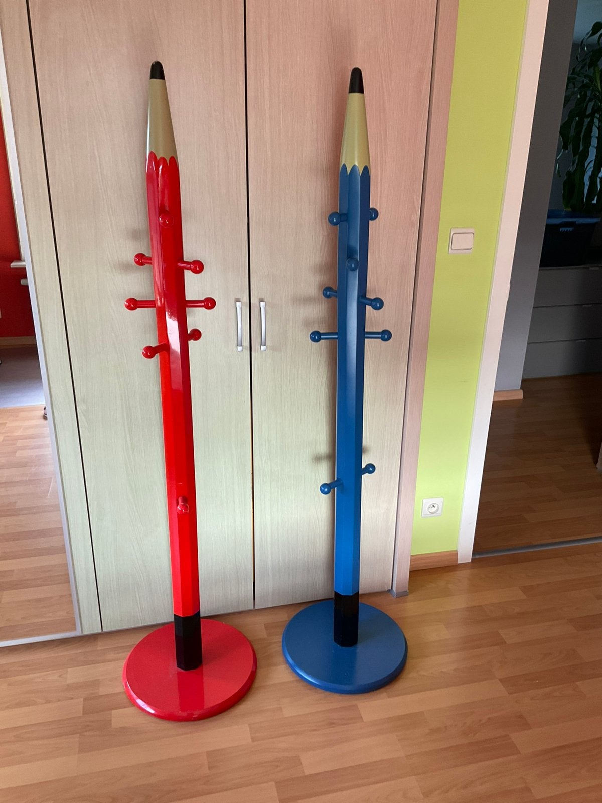 Rode en blauwe kapstok, Ophalen, Zo goed als nieuw