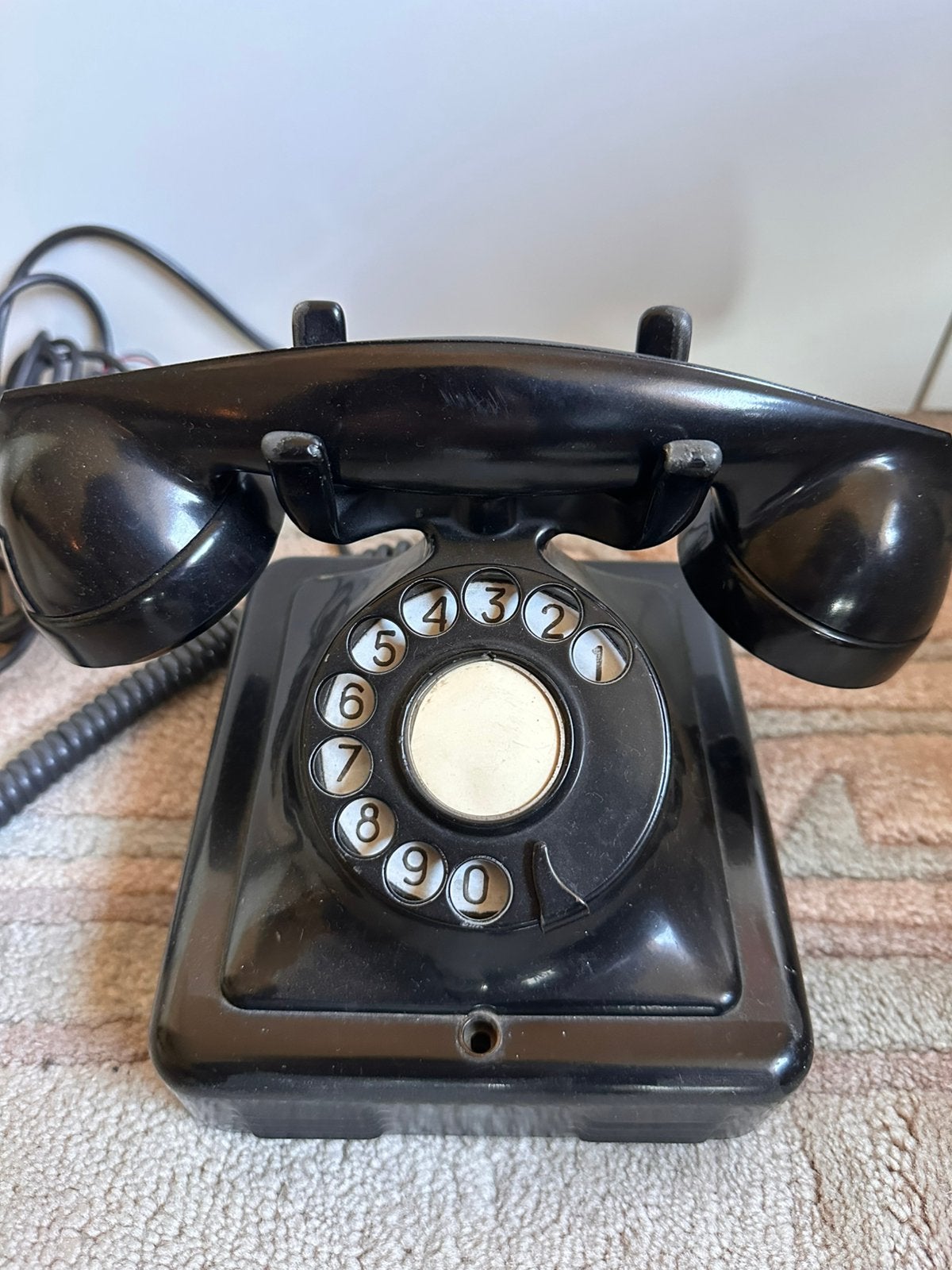 Retro bakelieten telefoon (Belgische makelij), Telecommunicatie, Ophalen, Zo goed als nieuw