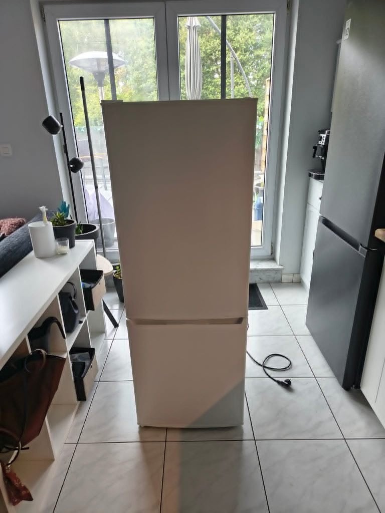 Koelkast met diepvries, Avec compartiment congélateur, Utilisé, 45 à 60 cm, 150 à 200 litres