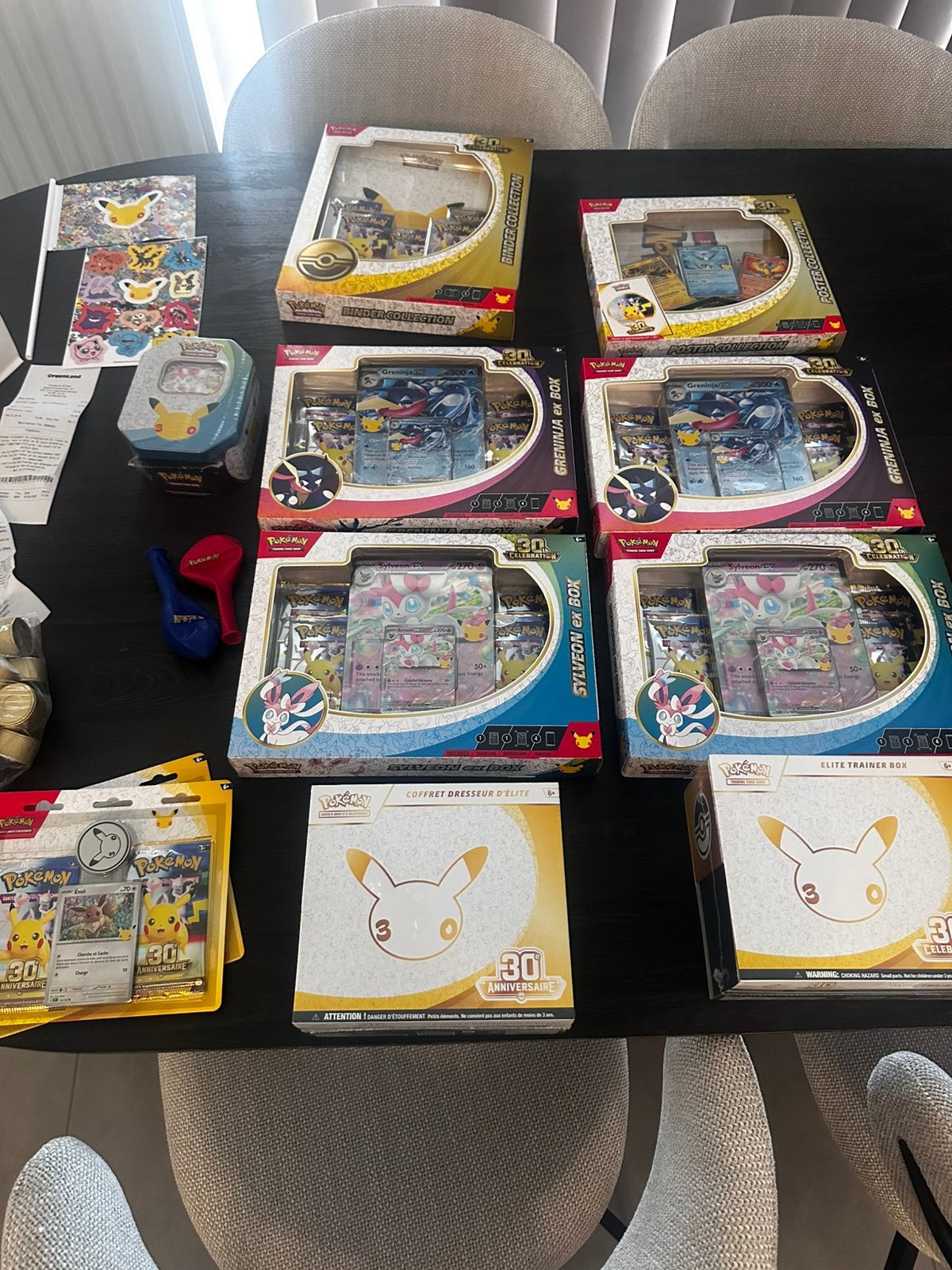 Pokemon 30 th anniversaire version Anglais, Hobby en Vrije tijd, Ophalen, Zo goed als nieuw