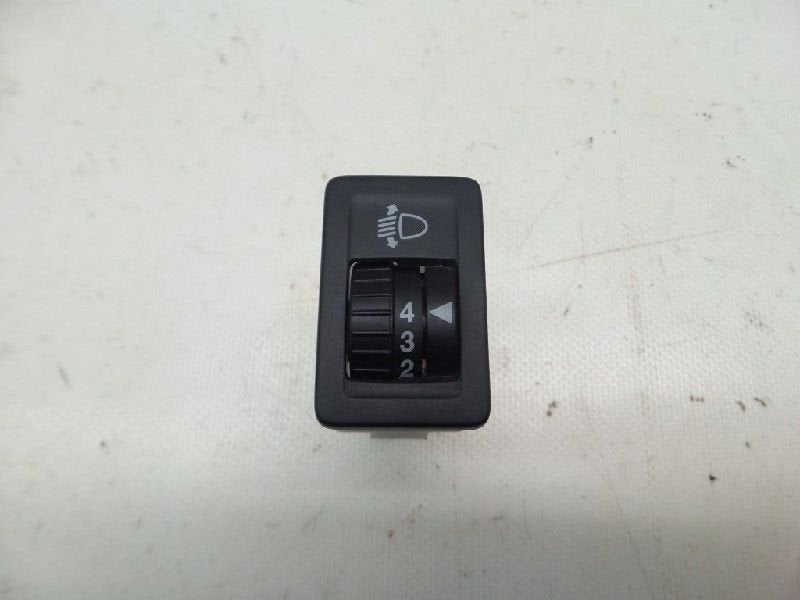 COMMUTATEUR PHARE REGLAGE C Swift (ZA / ZC / ZD1 / 2/3/9), Utilisé, Suzuki